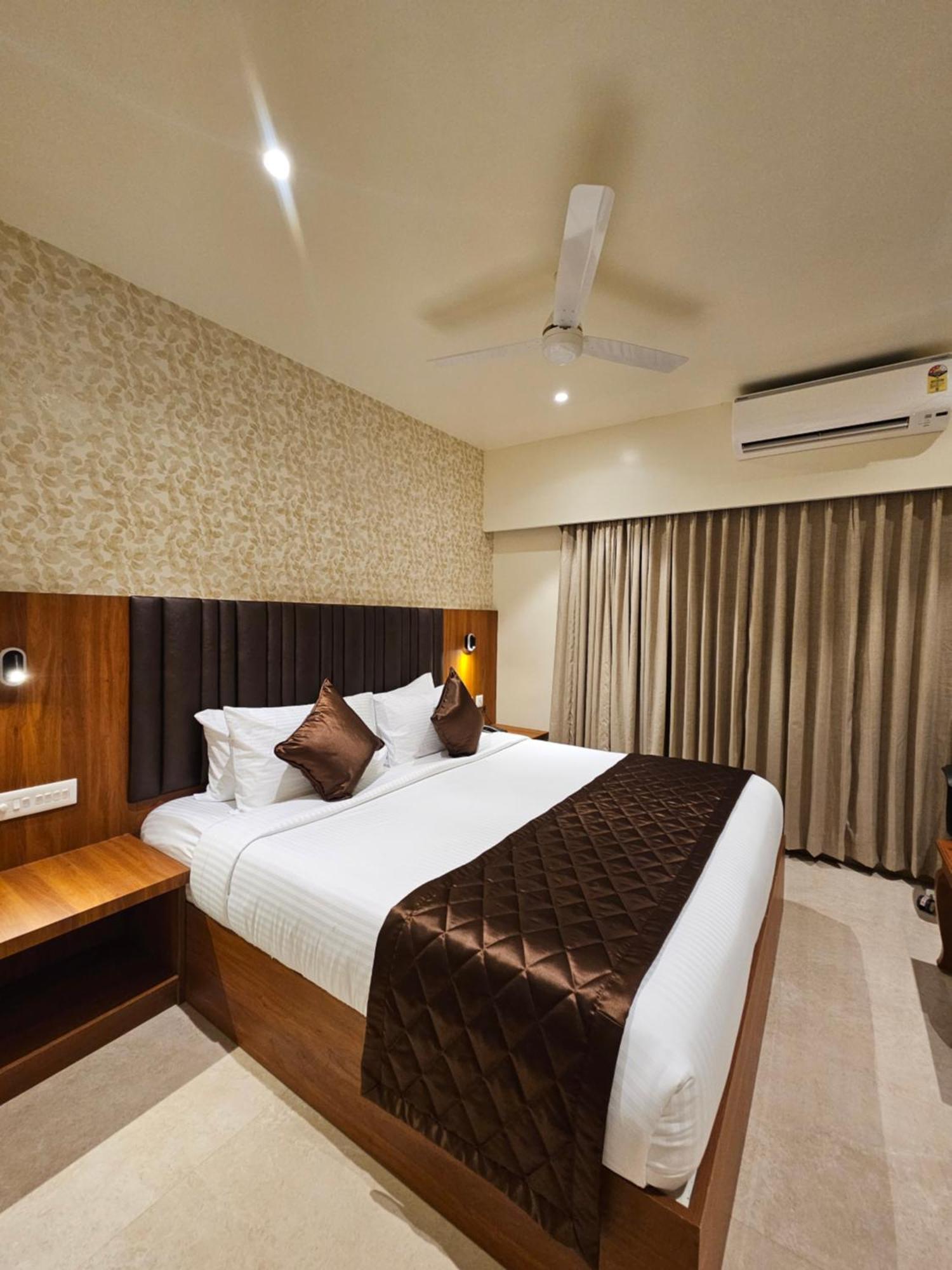 Hotel Pl Grand กาไรก์กูดี ภายนอก รูปภาพ