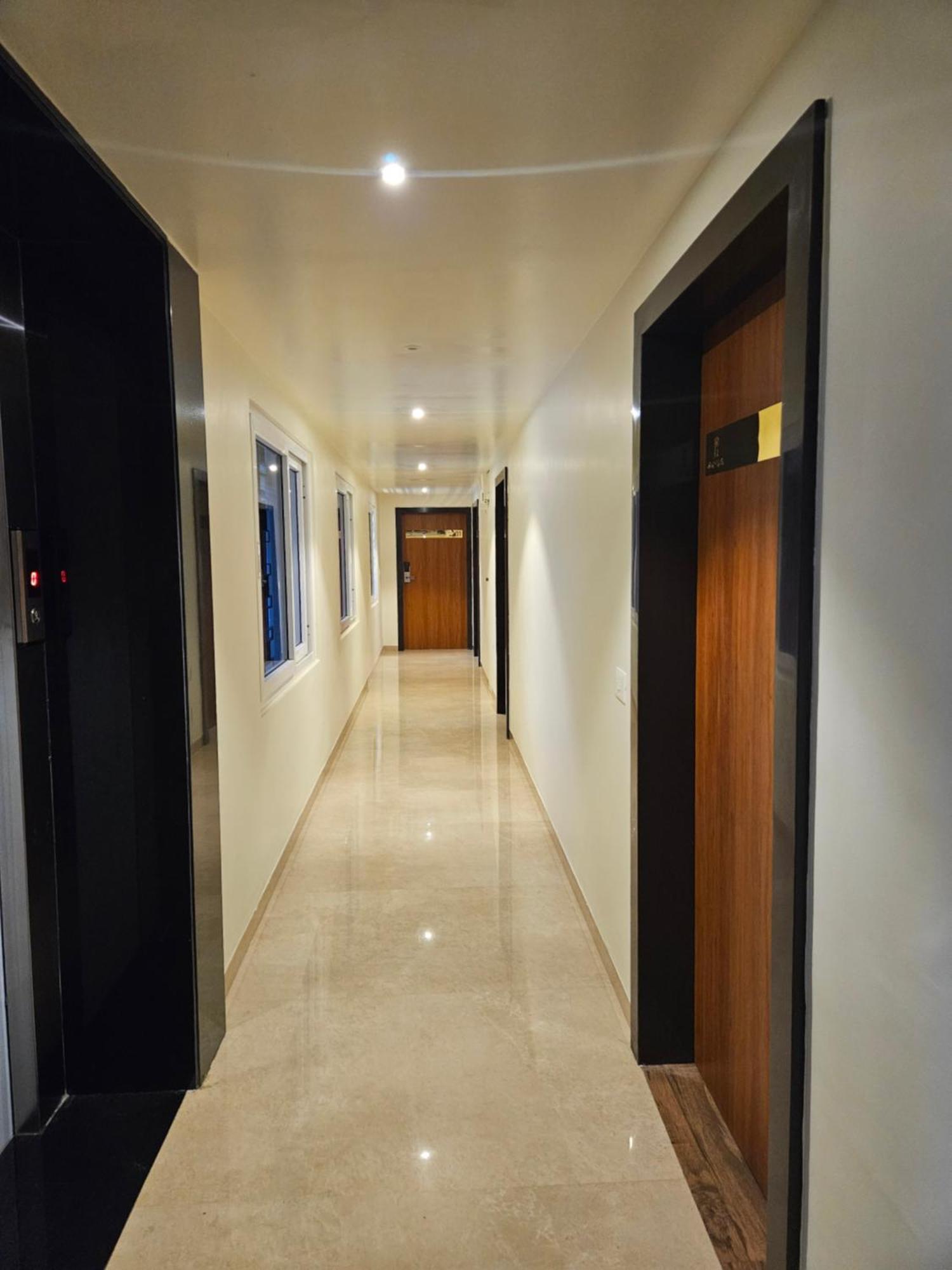 Hotel Pl Grand กาไรก์กูดี ภายนอก รูปภาพ