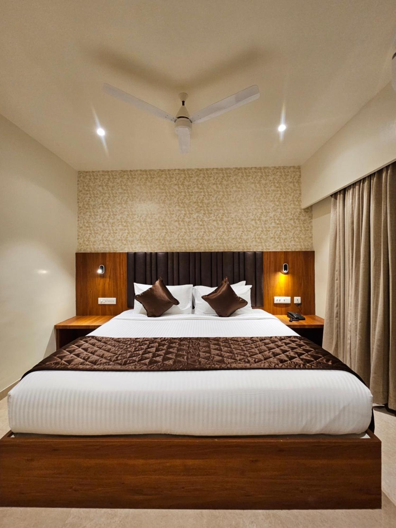 Hotel Pl Grand กาไรก์กูดี ภายนอก รูปภาพ